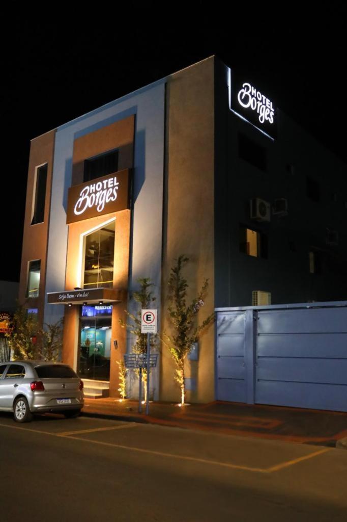 Hotel Borges Quirinopolis Buitenkant foto